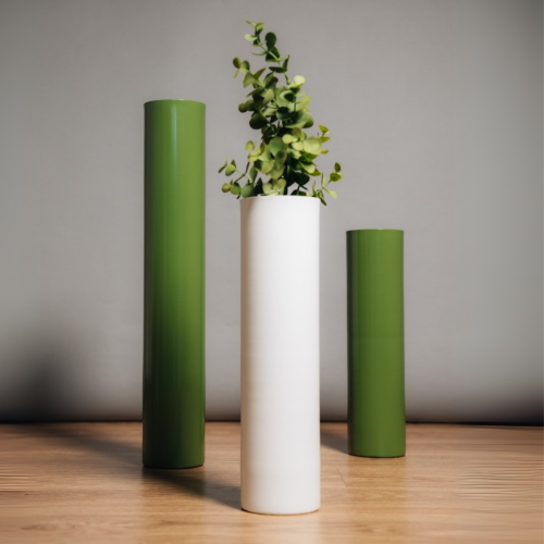 Matera Cilindrus de 10 cm en aluminio de dosdos design, ideal para repisas, escritorios o mesas decorativas.